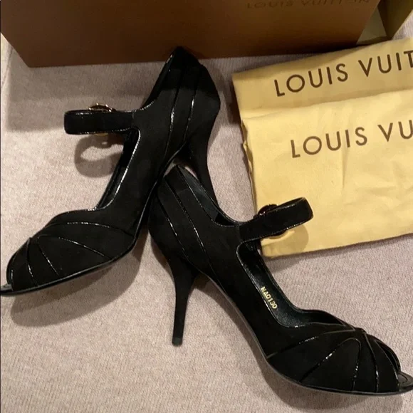 PRICE DROP!  Authentic Louis Vuitton Shoes​​ - Picture 6 of 13
